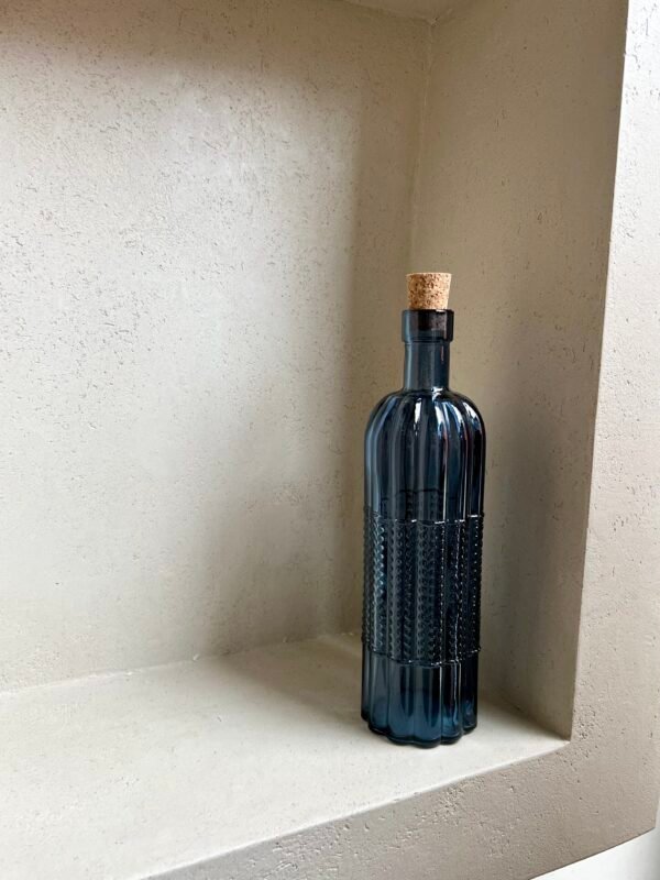 Bouteille en verre bleu toscane liège 500 ml – Image 2