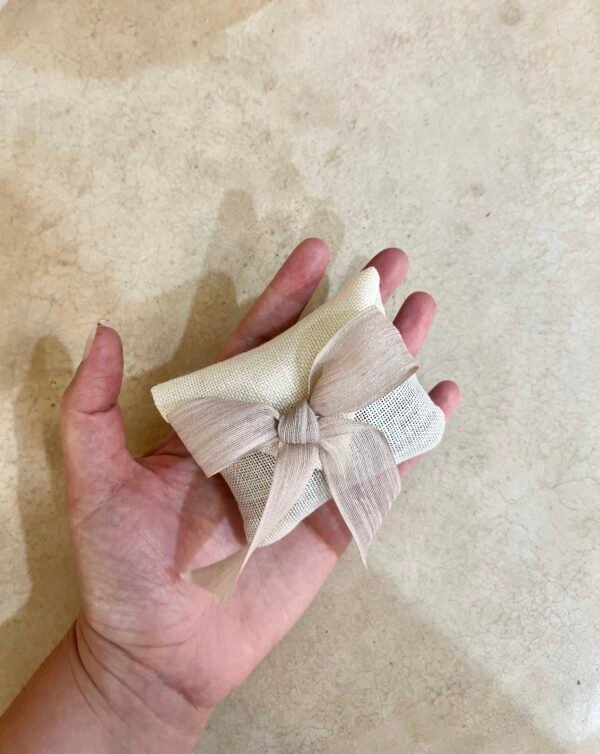 Lot de 4 sachets en tissus épicés au clou de girofle –naturel, antiseptique, répulsif+++