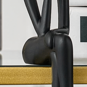 Sculpture " le penseur " style noir minimaliste